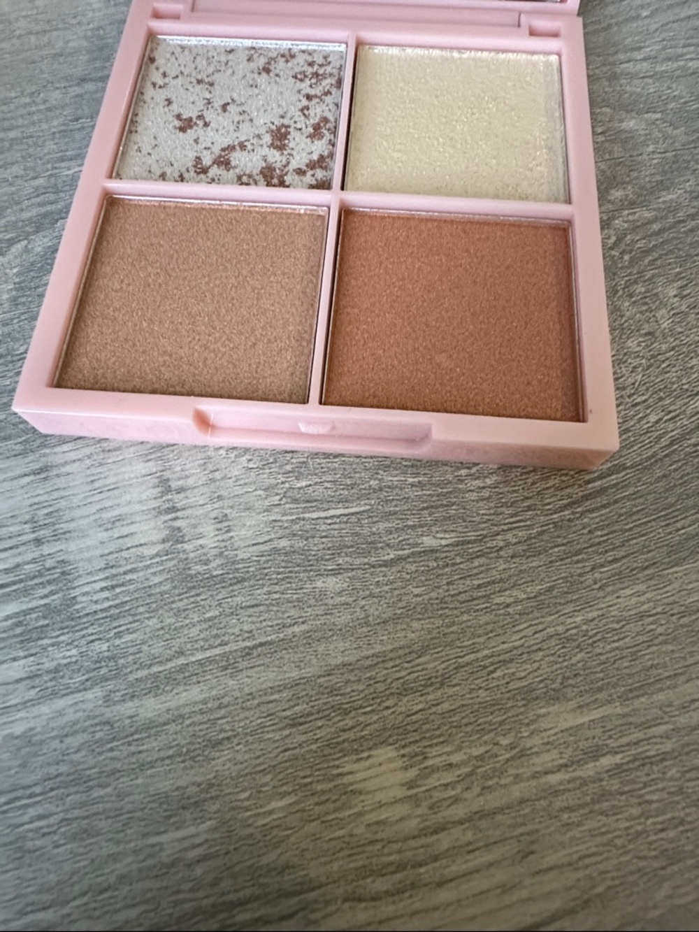 NWOT Shimmering Face Palette - Pink Case, Rose & Champagne Highlighters